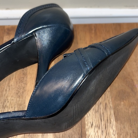 Preloved Leather Navy Micheal Shannon Pointed Toe Small Heel Gunmetal Buckle 7M - Picture 6 of 7